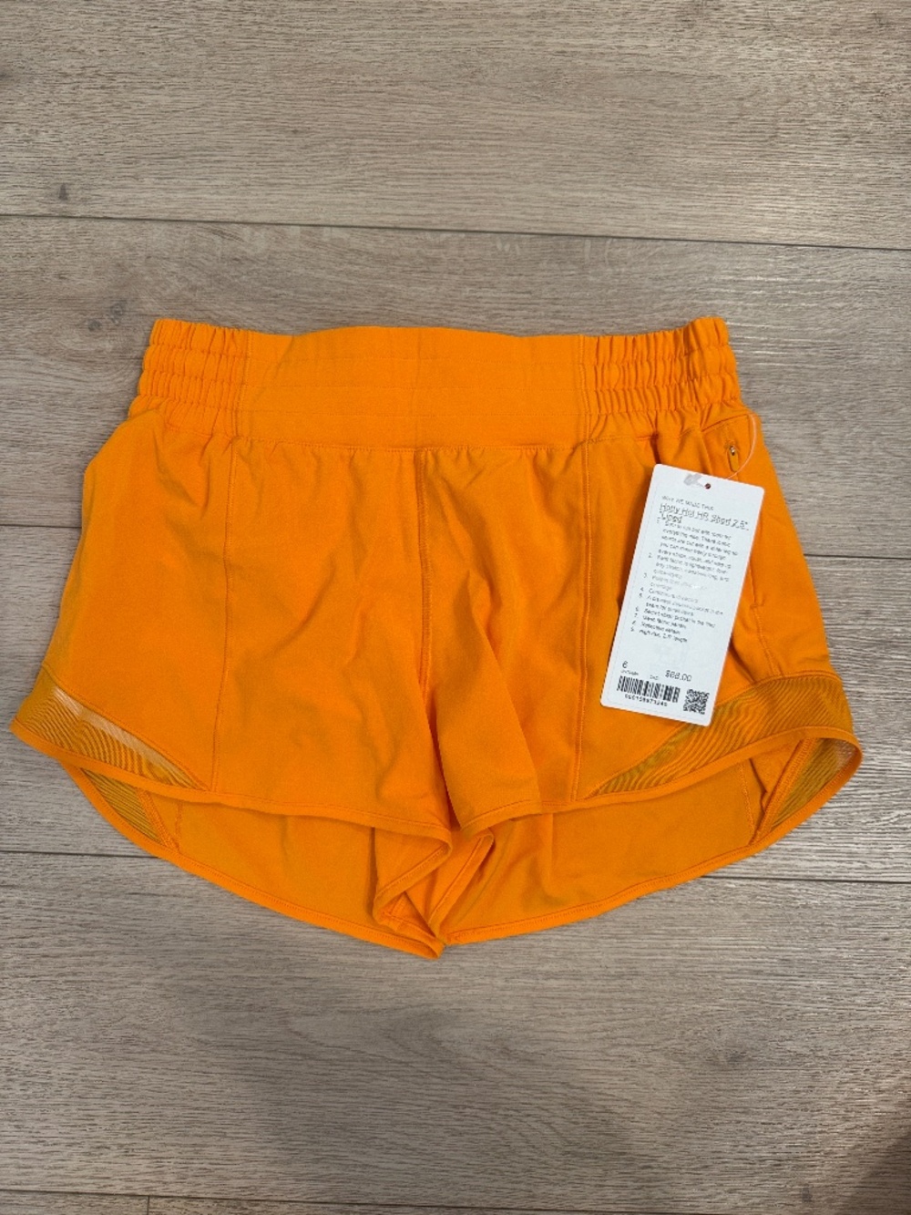 NWT Lululemon Hotty Hot High-Rise Lined Short 2.5" Citrus Sizzle